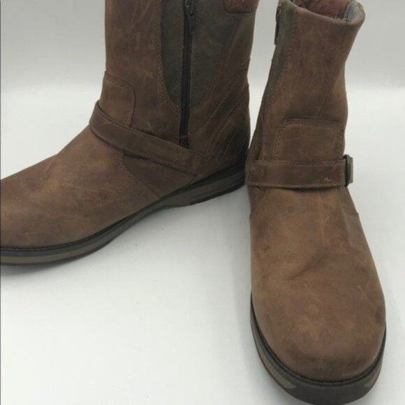 L.L.Bean Women's Cold Weather Buckle Strap Distressed Style Boots Size 8.5 - Picture 3 of 11